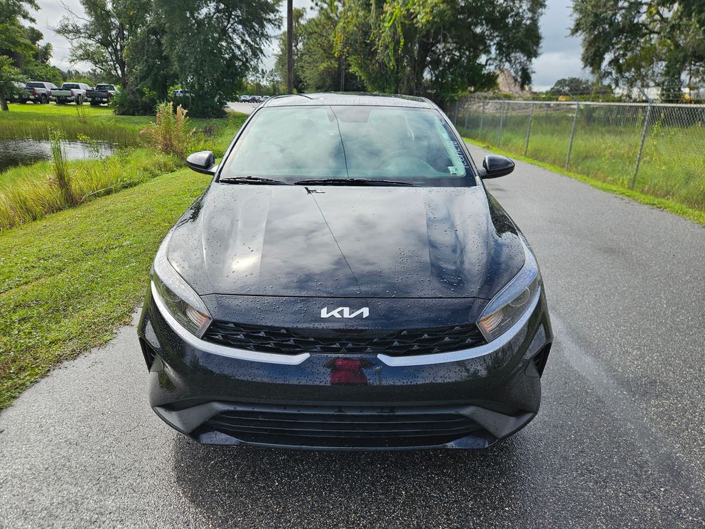 Thumbnail: 2023 Kia Forte - 8