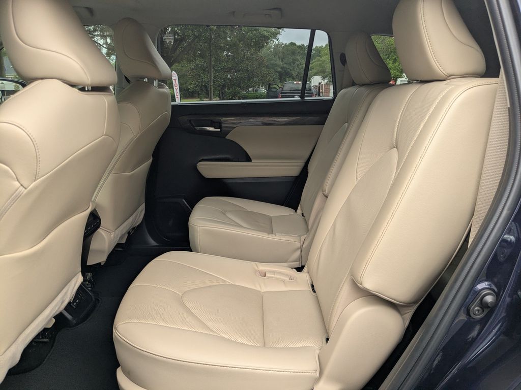 Used 2023 Toyota Highlander SUV