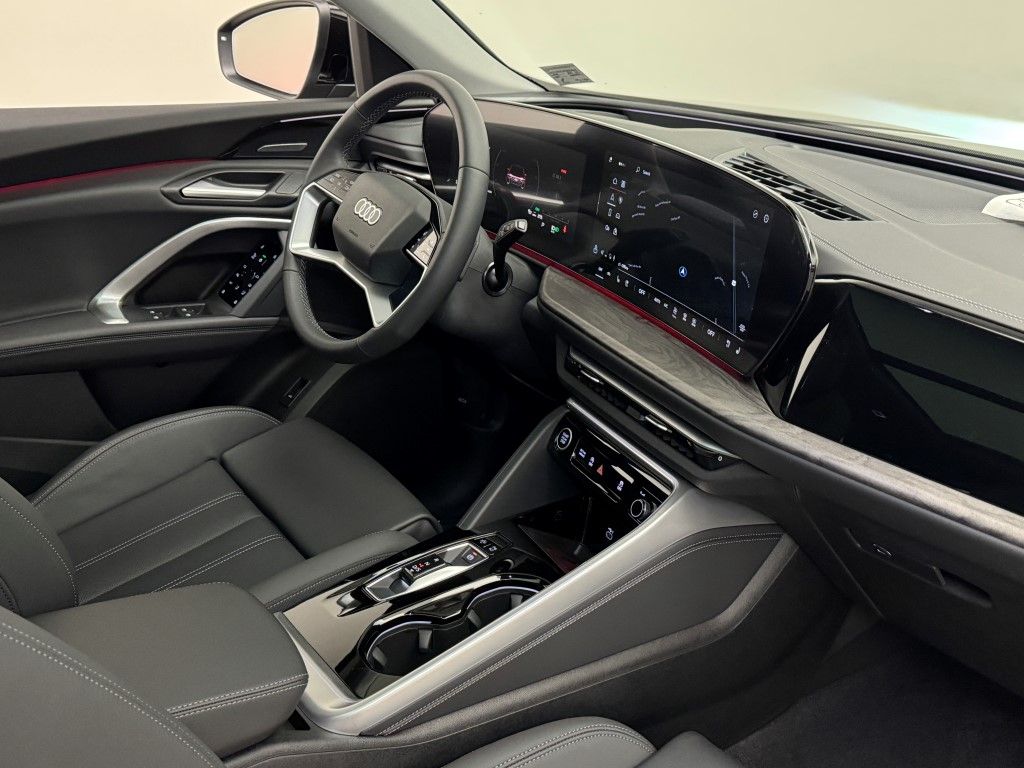 2025 Audi Q5 Premium 13