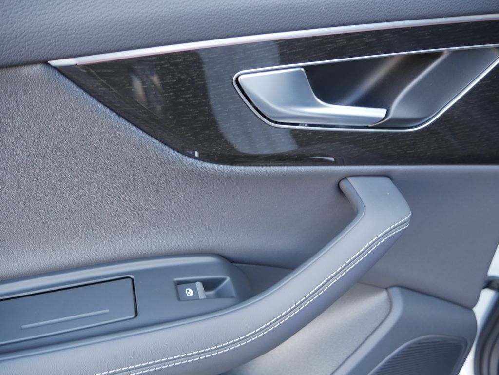 Thumbnail: 2025 Audi Q7 - 22