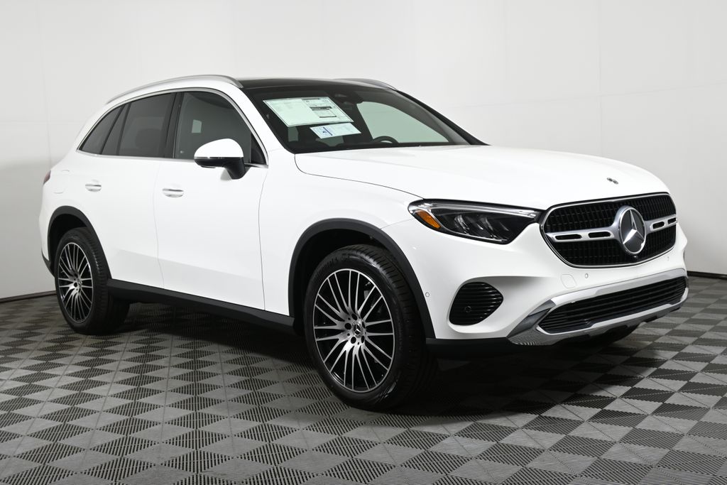 2025 Mercedes-Benz GLC 300 8