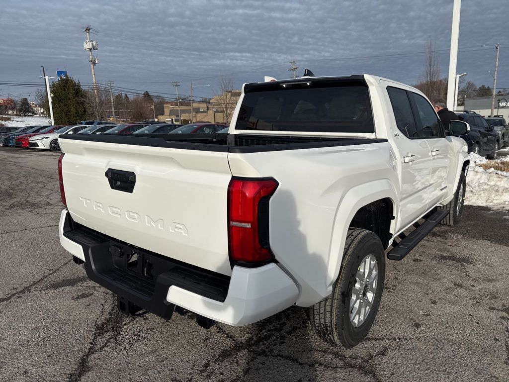 2026 Toyota Tacoma SR5 - Photo 9