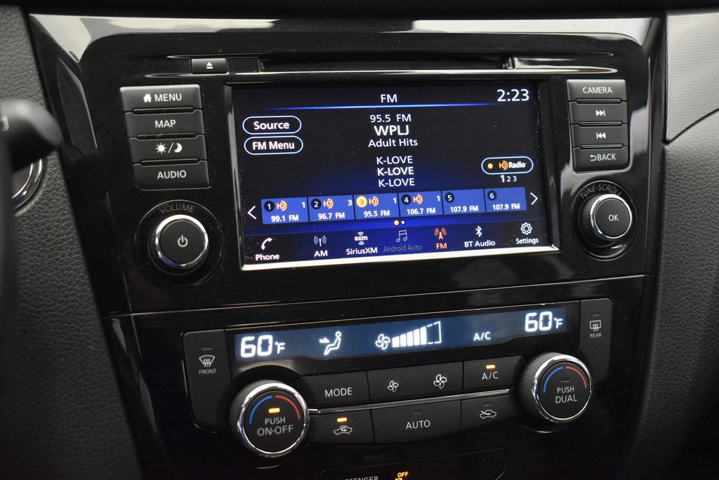 2020 Nissan Rogue Sport SL 24