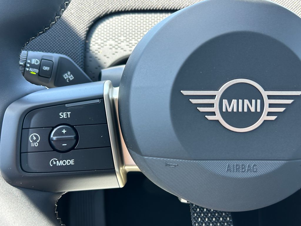 2025 MINI Cooper Countryman Signature 19