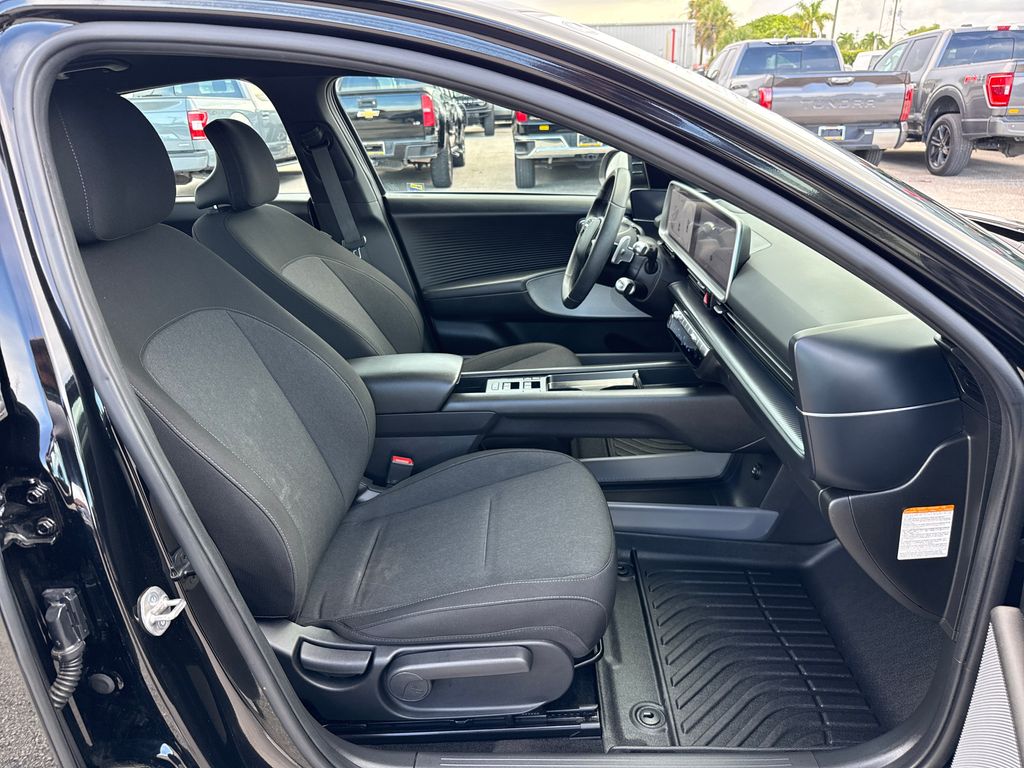 Certified Used 2024 Black Hyundai SE Standard Range image 27