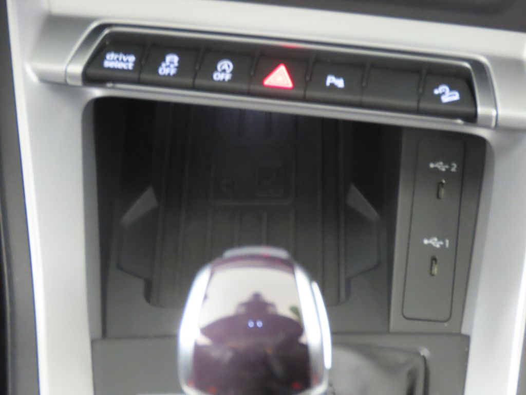 Thumbnail: 2025 Audi Q3 - 23