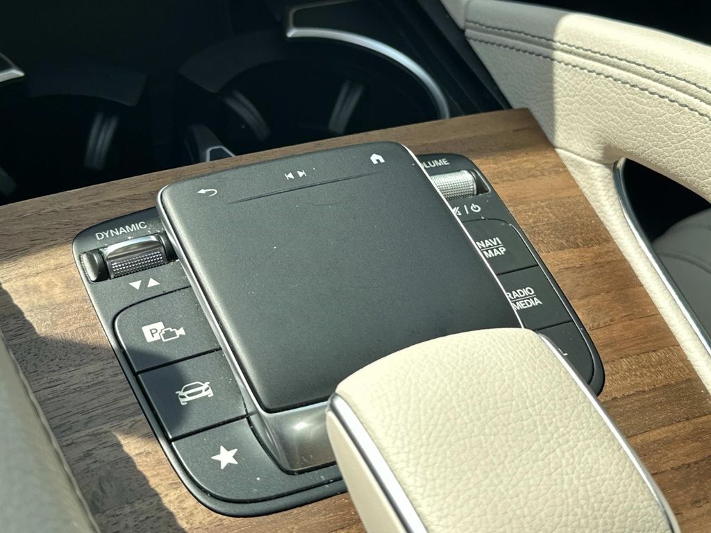 Thumbnail: 2022 Mercedes-Benz GLE - 23