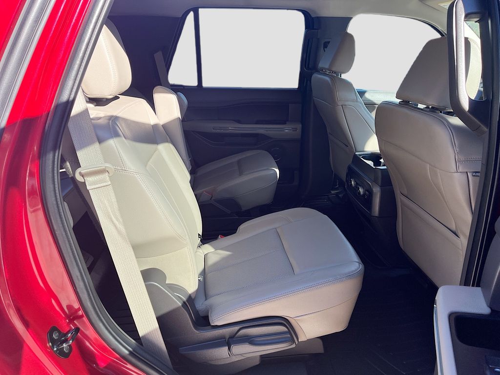 2021 Ford Expedition XLT Red at Autostrade