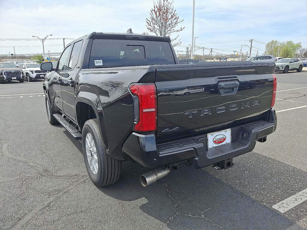 2025 Toyota Tacoma SR5 3