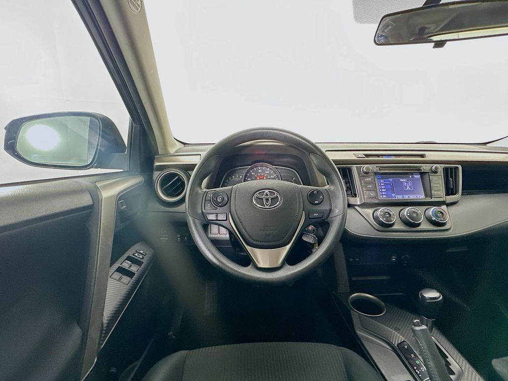 2014 Toyota RAV4 LE 21