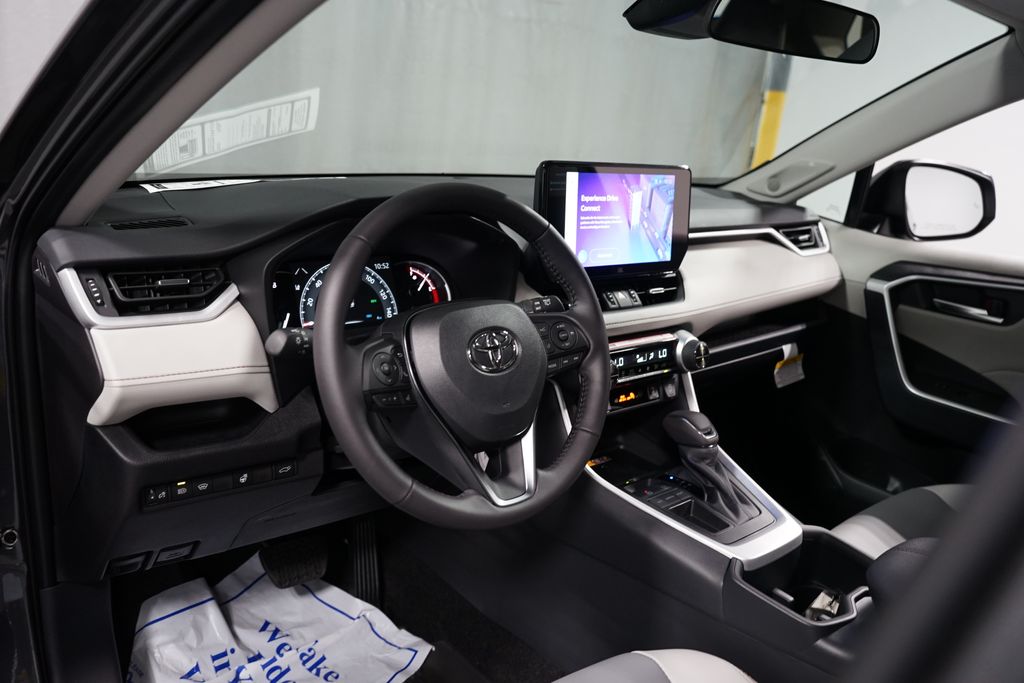 Thumbnail: 2025 Toyota RAV4 - 11