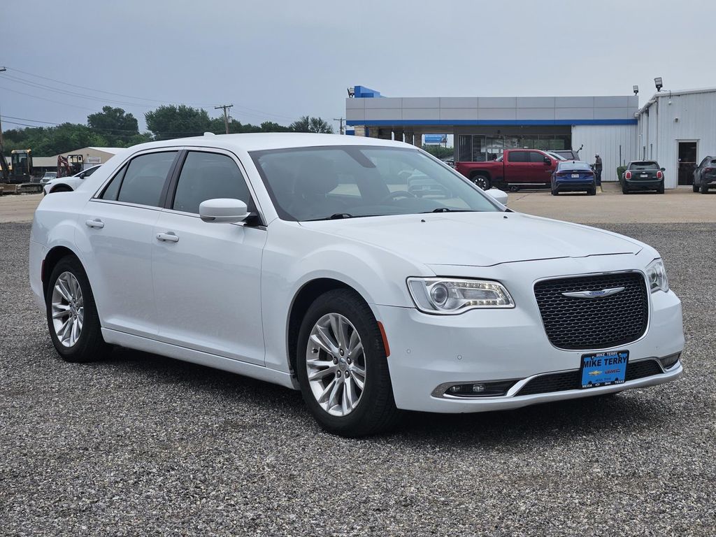 Bright White Clearcoat 2021 Chrysler 300 Touring RWD Sedan Rear-Wheel Drive 8-Speed Automatic