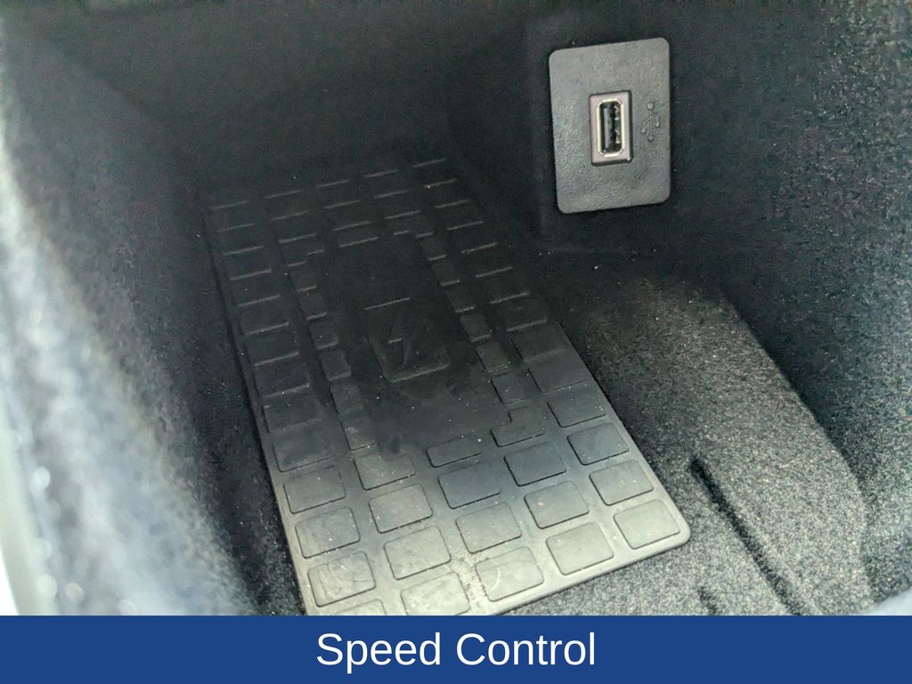 2019 Lincoln Nautilus Select