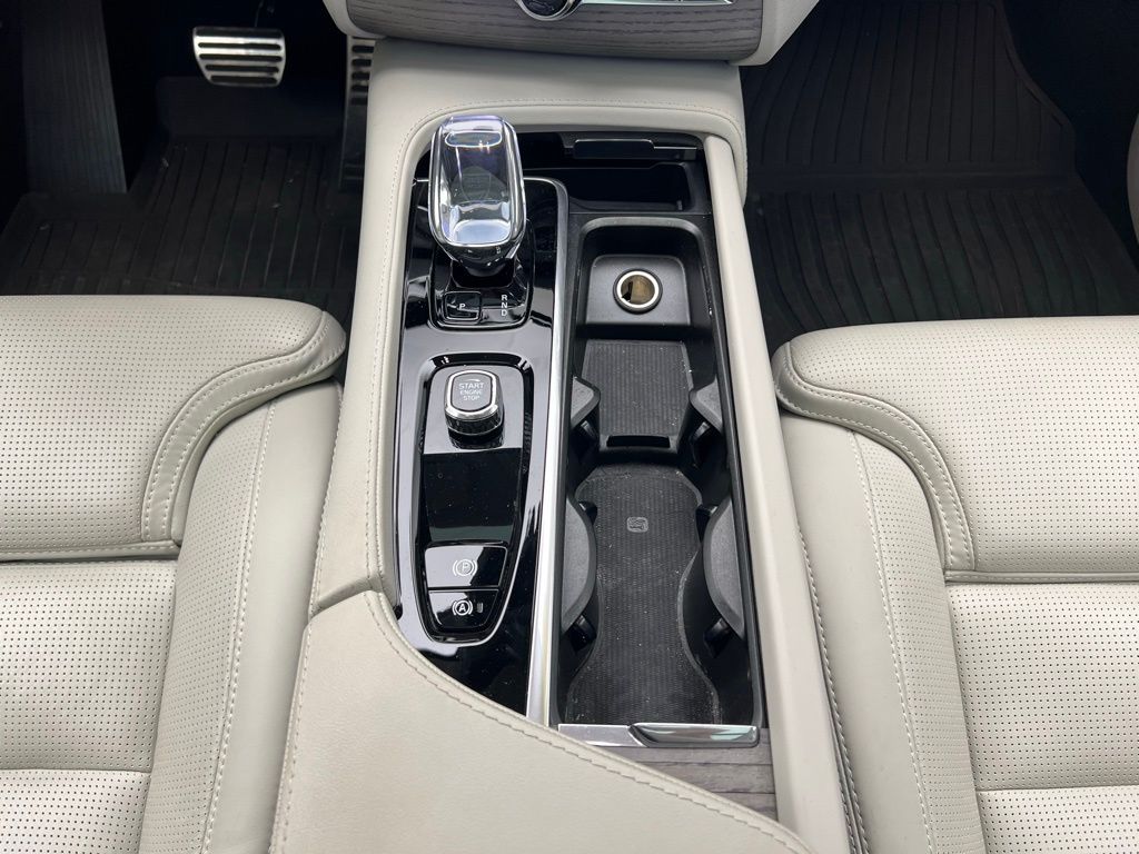 Thumbnail: 2024 Volvo XC90 - 12