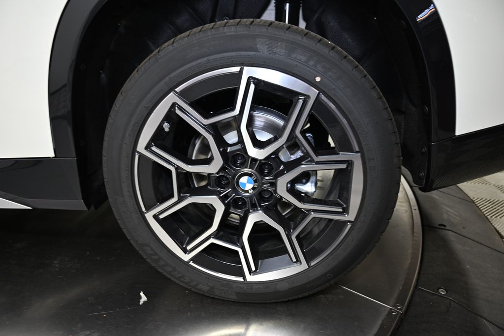 Thumbnail: 2026 BMW X1 - 12