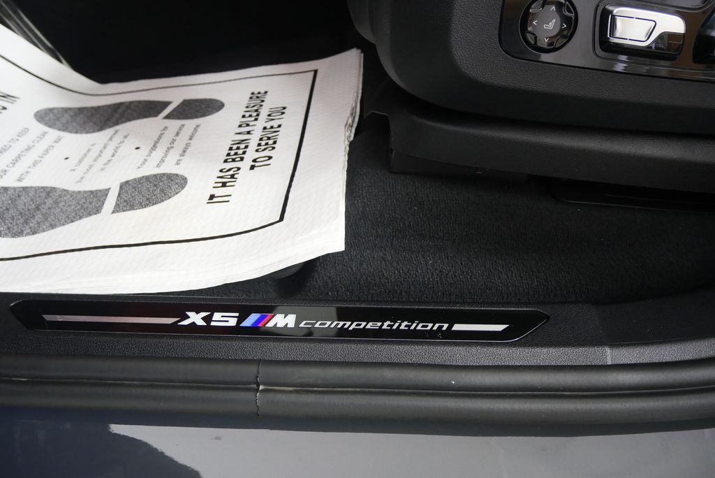 Thumbnail: 2023 BMW X5 - 11
