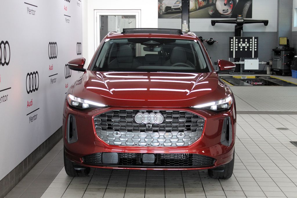 Thumbnail: 2025 Audi Q5 - 9
