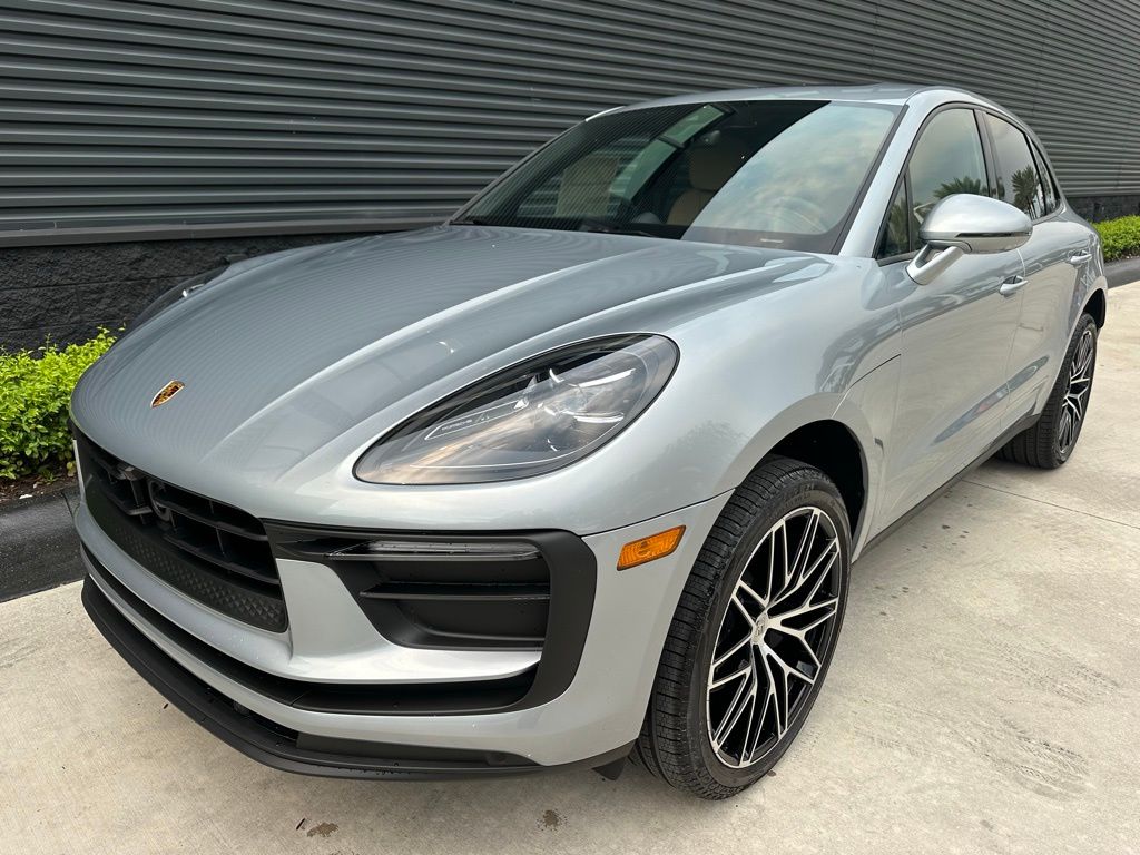 Thumbnail: 2026 Porsche Macan - 6