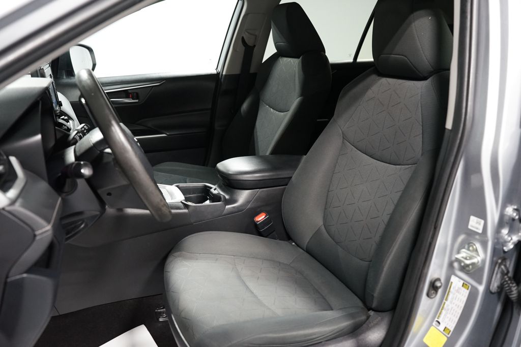 Thumbnail: 2020 Toyota RAV4 - 26