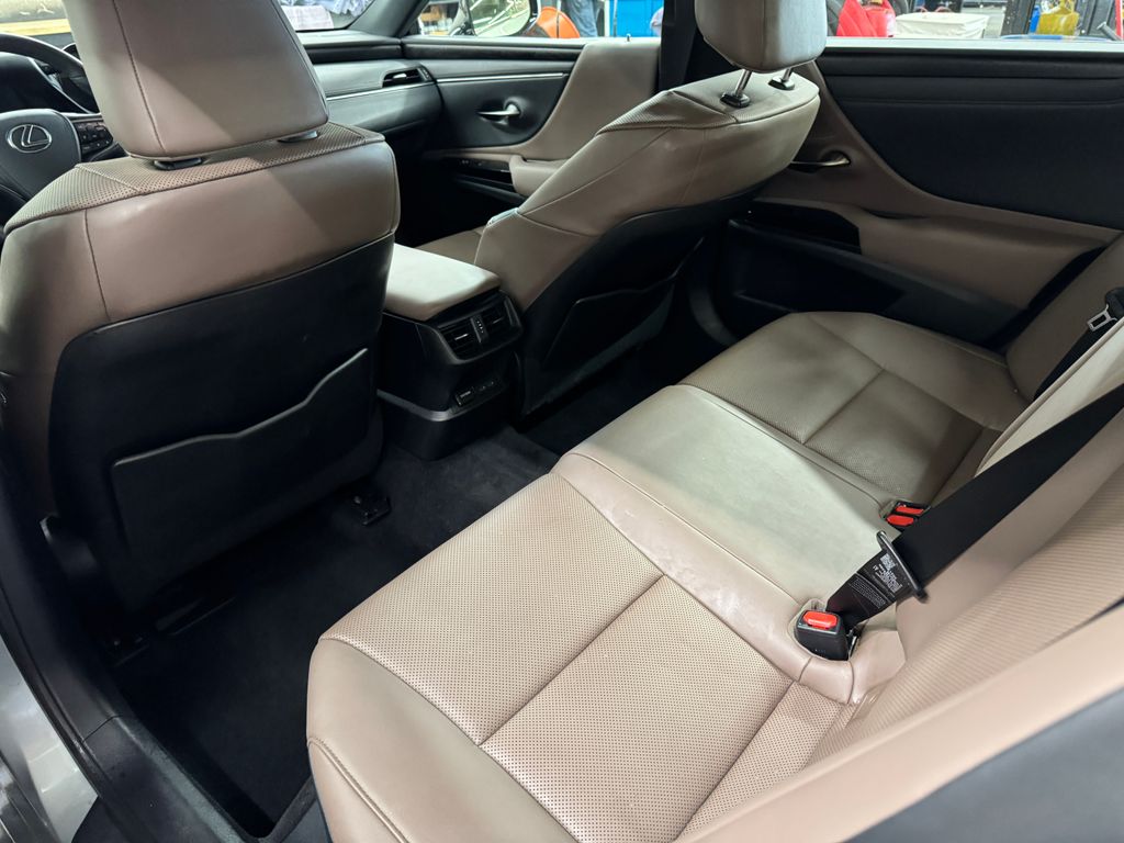 2022 Lexus ES 350