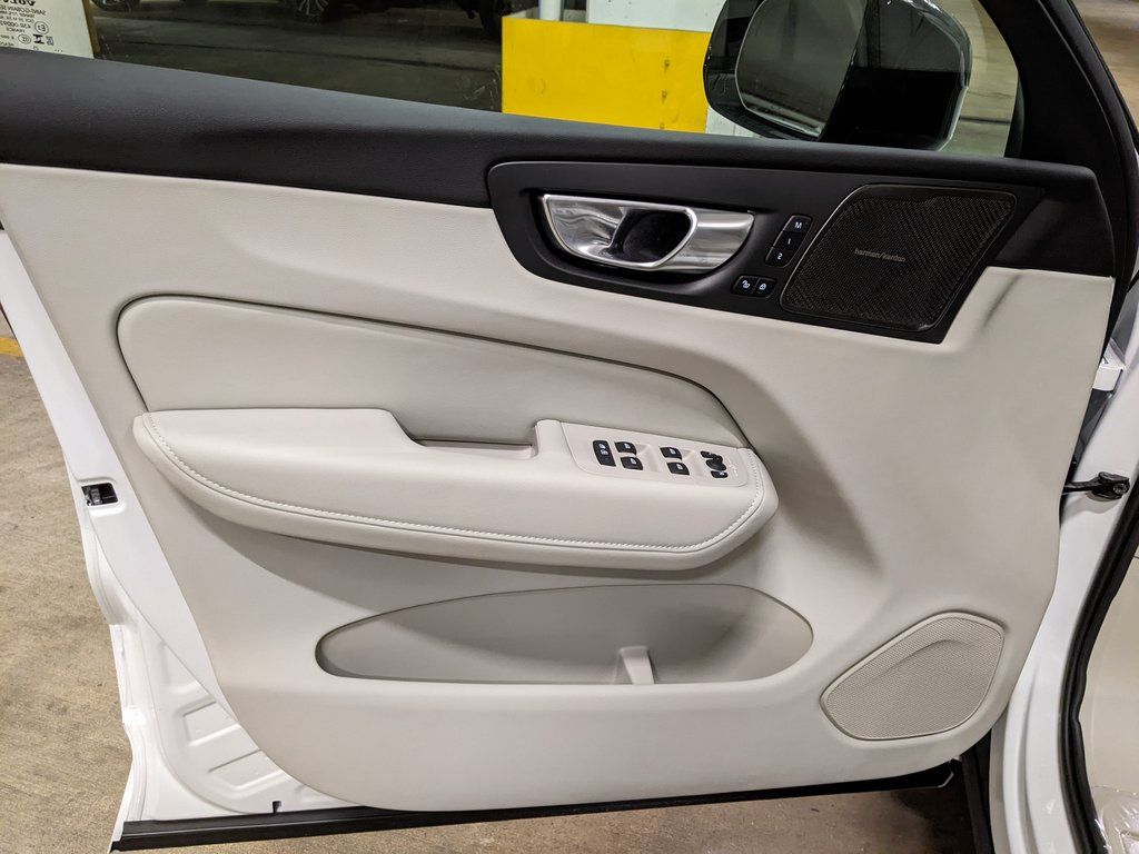 2026 Volvo XC60 Ultra - Photo 10
