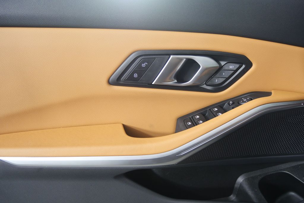 Thumbnail: 2025 BMW 3 Series - 9