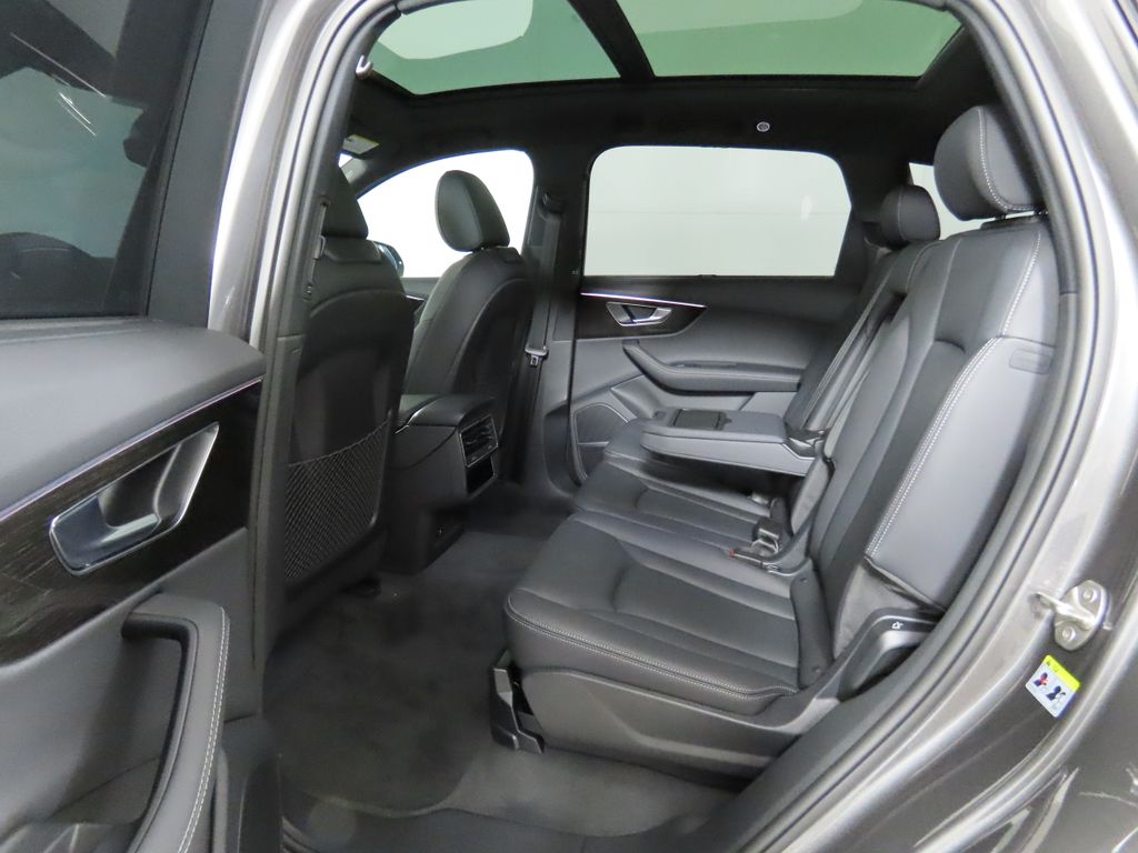 Thumbnail: 2025 Audi Q7 - 23