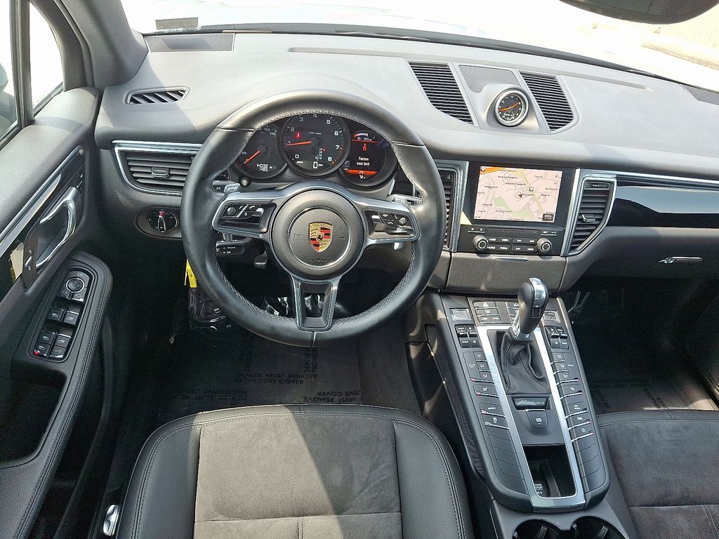 Thumbnail: 2017 Porsche Macan - 14