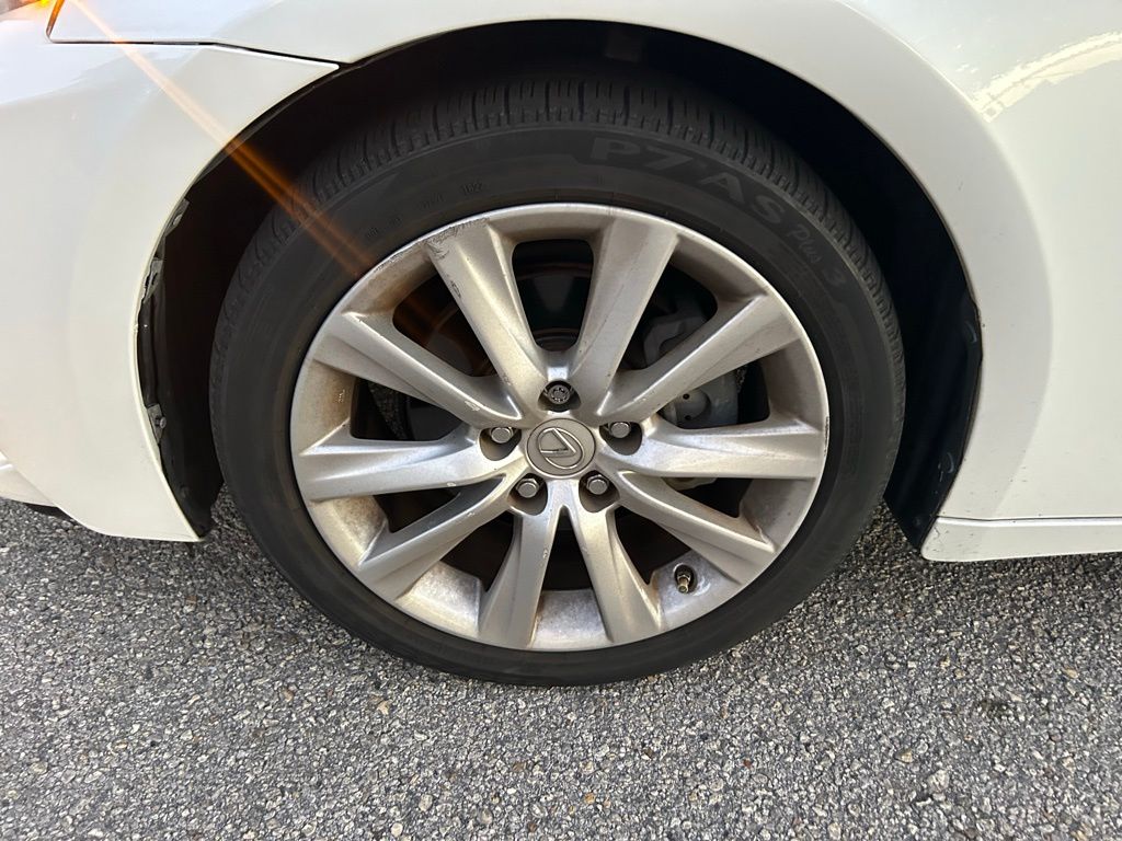 Thumbnail: 2014 Lexus IS - 9