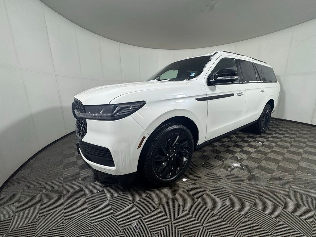 Pristine White Metallic Tri-Coat 2025 Lincoln Navigator L Reserve 4WD SUV / Crossover Four-Wheel Drive Automatic