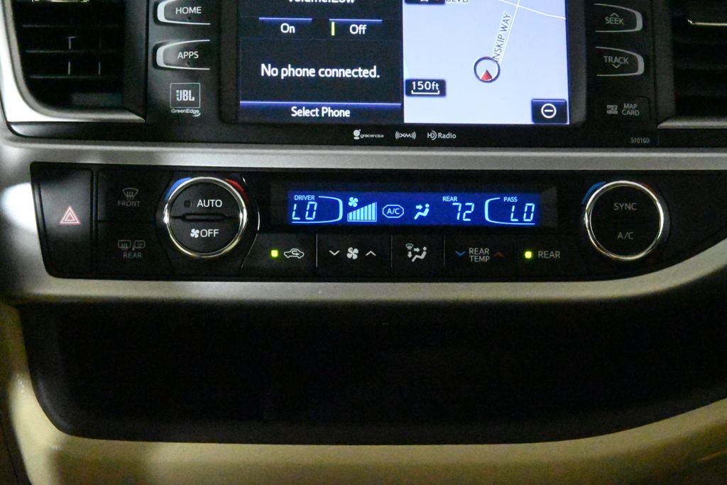 Thumbnail: 2016 Toyota Highlander - 24