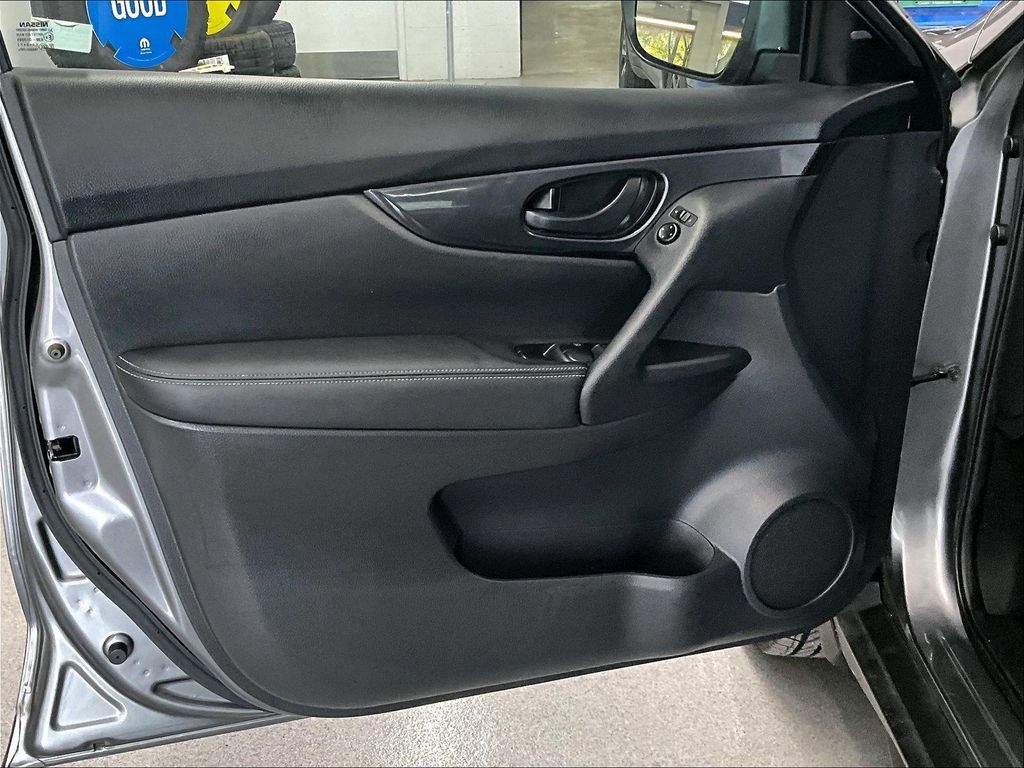 2019 Nissan Rogue — photo 9