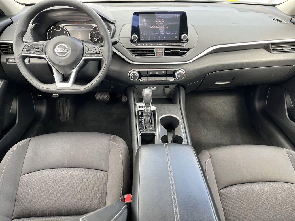 2022 Nissan Altima 2.5 SV 14