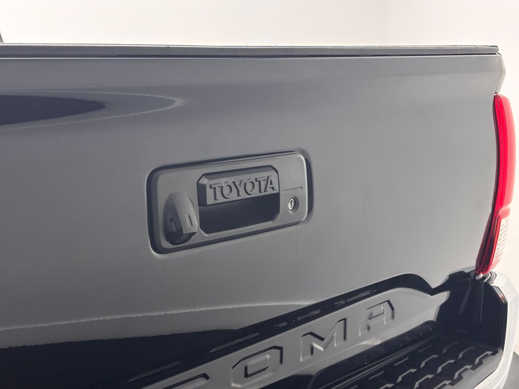 Thumbnail: 2019 Toyota Tacoma - 14