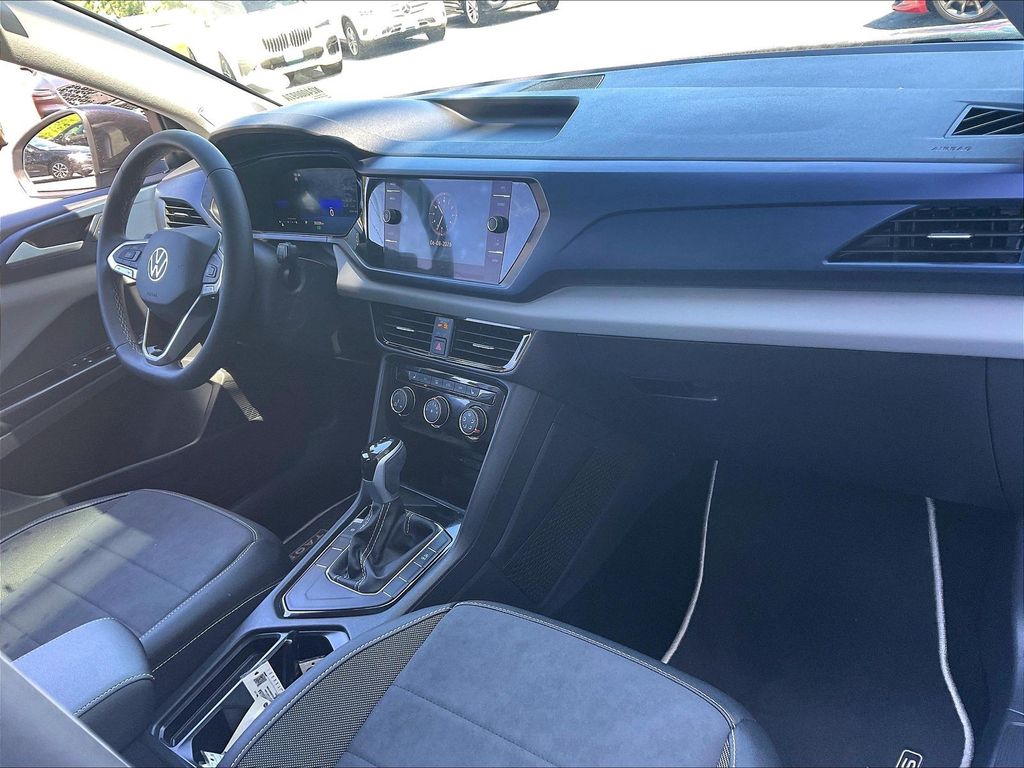 2023 Volkswagen Taos — photo 14