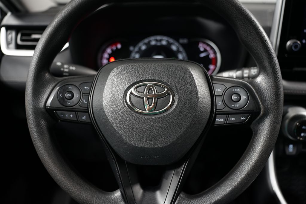 2023 Toyota RAV4 XLE 12