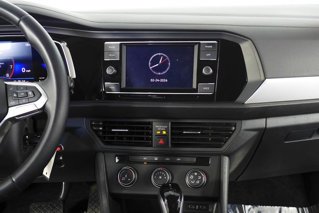 Thumbnail: 2022 Volkswagen Jetta - 24