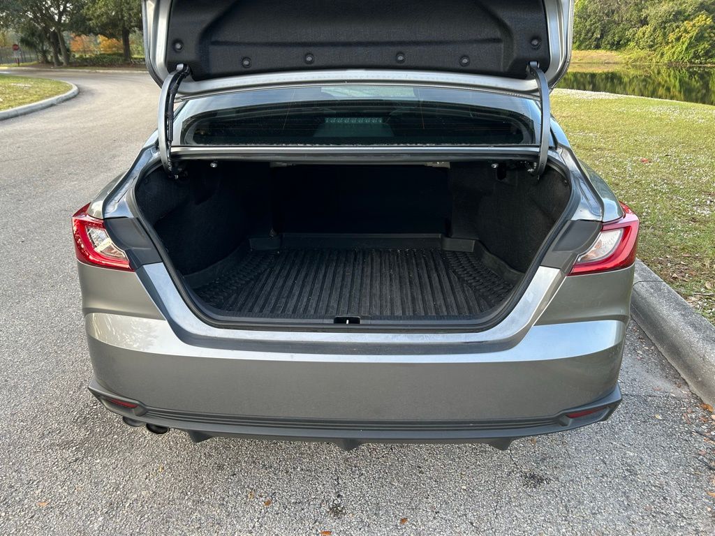 Thumbnail: 2025 Toyota Camry - 10