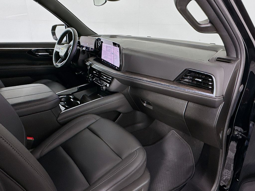 Thumbnail: 2025 Chevrolet Tahoe - 31