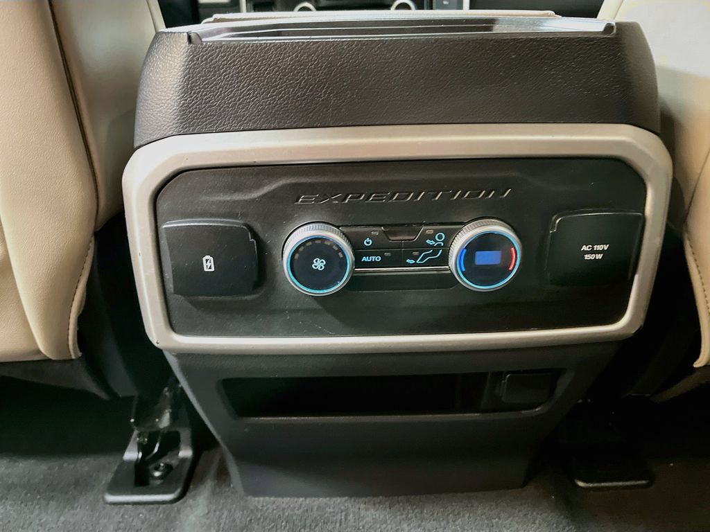 Used 2024 Gray Metallic Ford XLT image 26