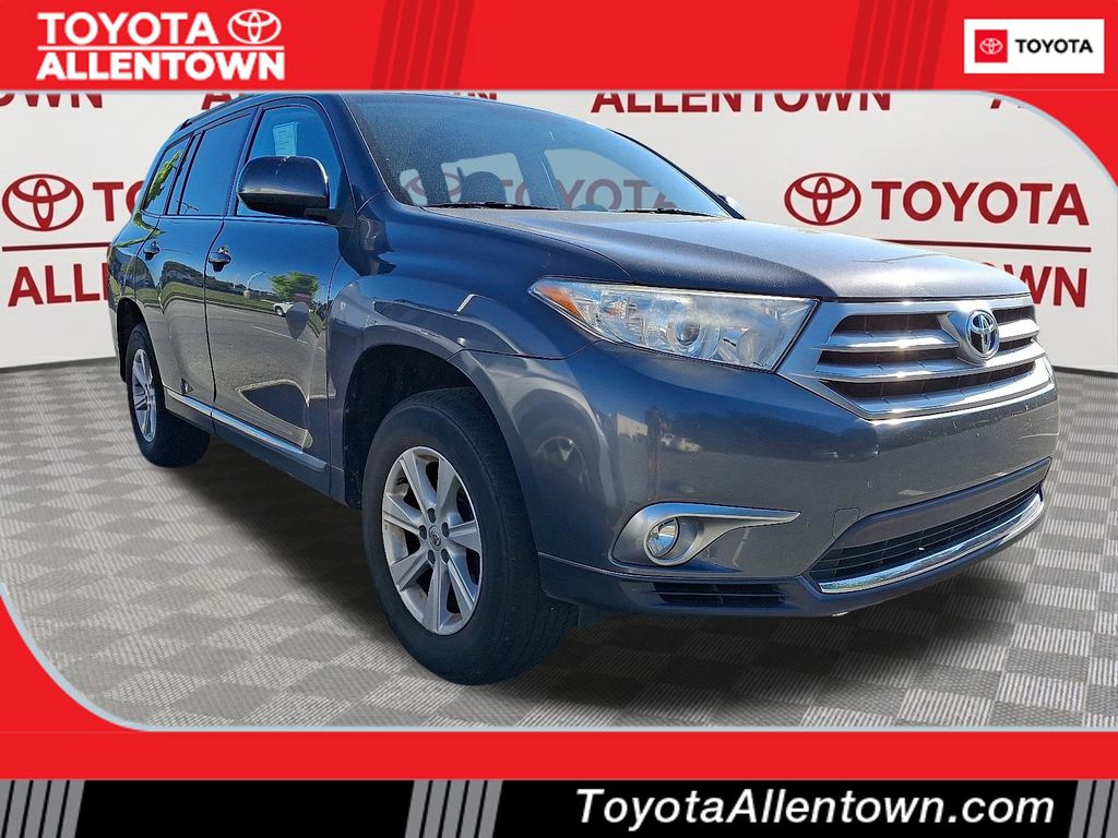 Magnetic Gray Metallic 2013 Toyota Highlander SUV / Crossover 5-Speed Automatic Overdrive