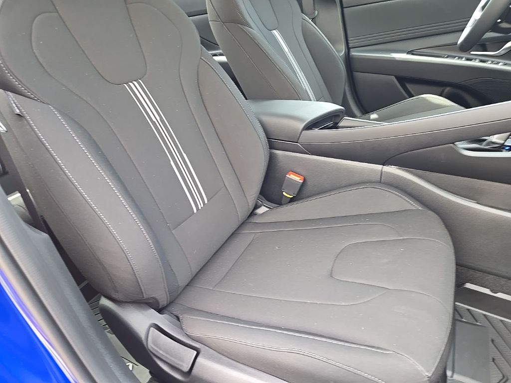 2025 Hyundai Elantra SEL 22