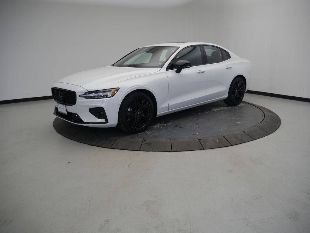 Thumbnail: 2024 Volvo S60 - 1