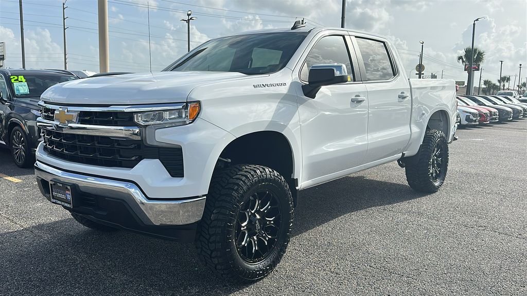 2025 Chevrolet Silverado 1500 LT - 9