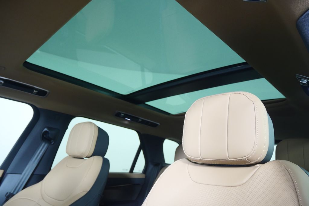 Thumbnail: 2025 Land Rover Range Rover Sport - 13