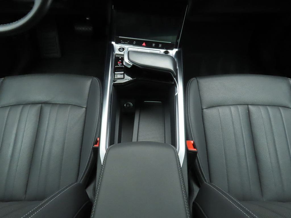 2022 Audi e-tron Premium Plus 16