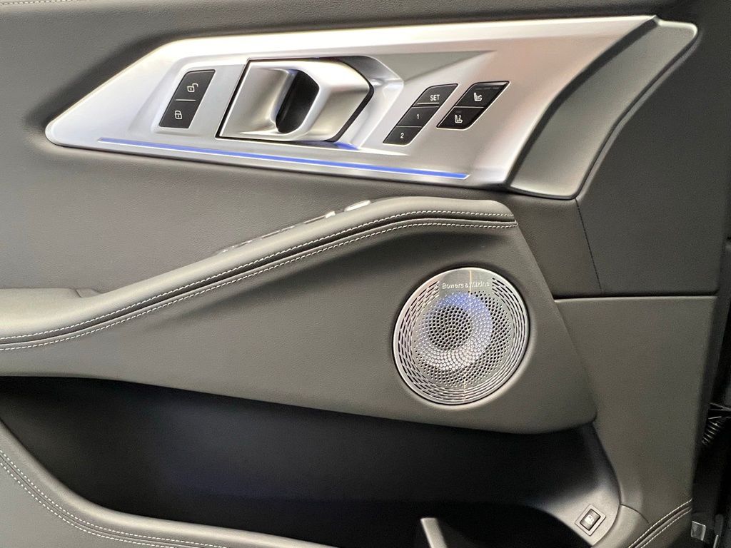 Thumbnail: 2026 BMW XM - 21