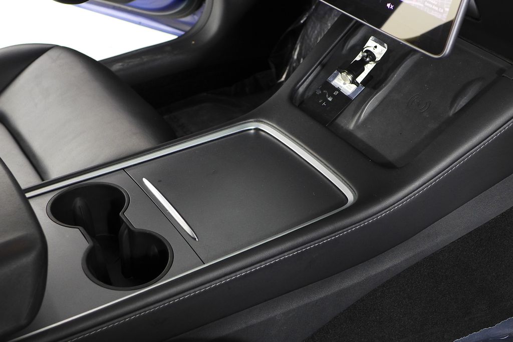 Thumbnail: 2022 Tesla Model 3 - 15