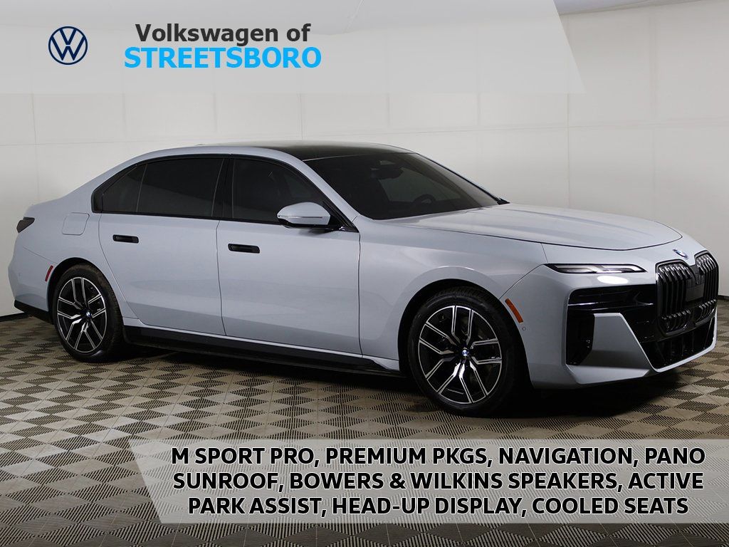  2025 BMW i7 xDrive60   