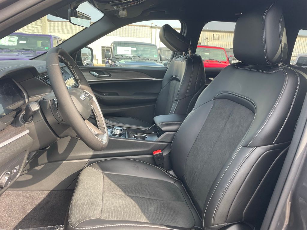 JeepGrand Cherokee2